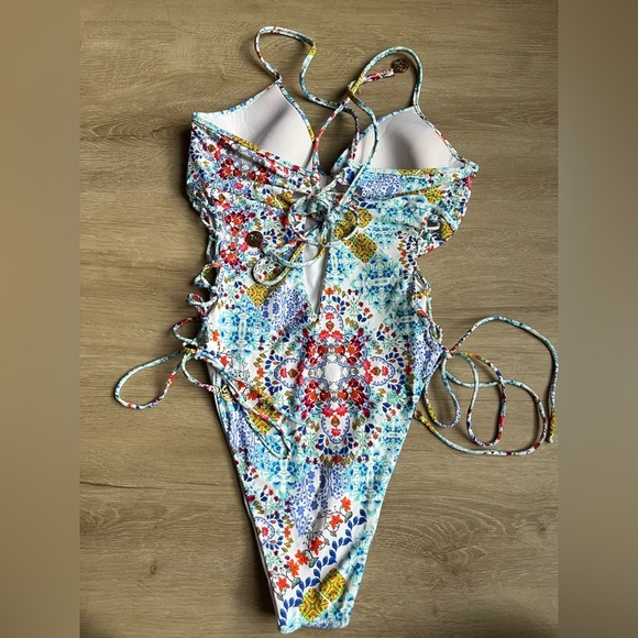 Luli Fama Ay Que Cute Peek a boo Underwire Open-Side One-Piece Bodysuit SZ XL - Picture 6 of 8